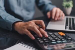 Online Business Valuation Calculators vs. Professional Valuations: What’s the Difference?